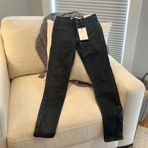 Gap high stretch leggings. Black with cute snaps on sides of bottom of the legs